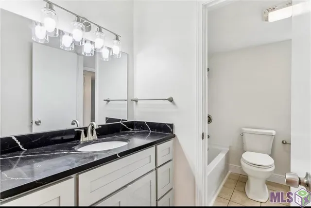 $1,700 | 3320 North Arnoult Road, Unit 111, Metairie, LA 70002