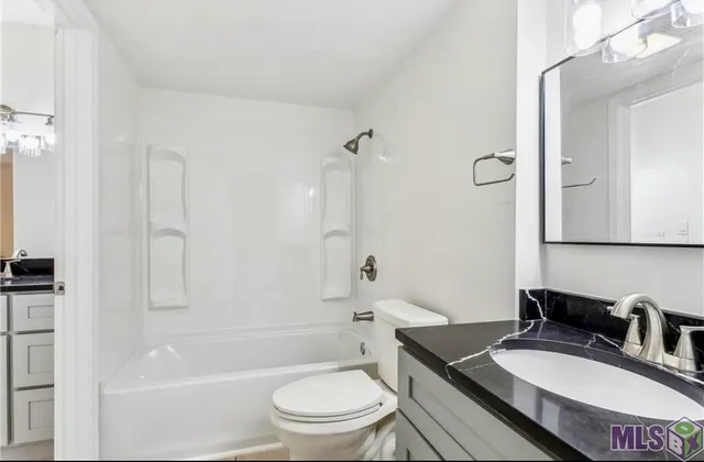 $1,700 | 3320 North Arnoult Road, Unit 111, Metairie, LA 70002