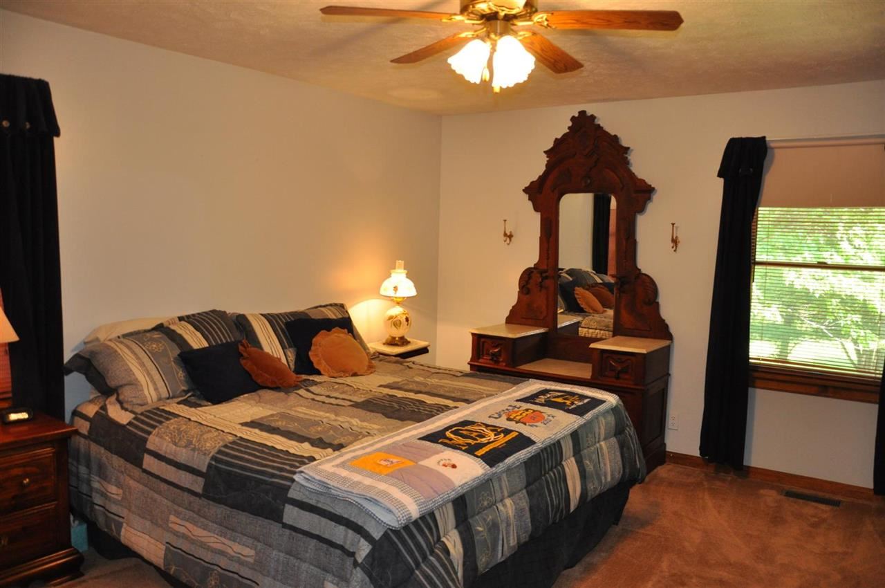 1600 West New Hope Road Boonville, IN 47601 - Photo 11 of 30 Gallery Image 11