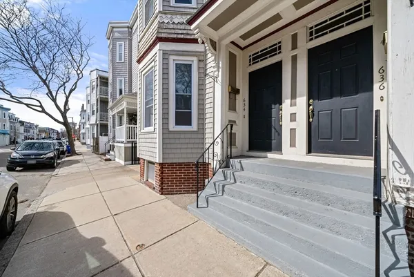 $3,700 | 634 East 7th Street, Unit 1, Boston, MA 02127