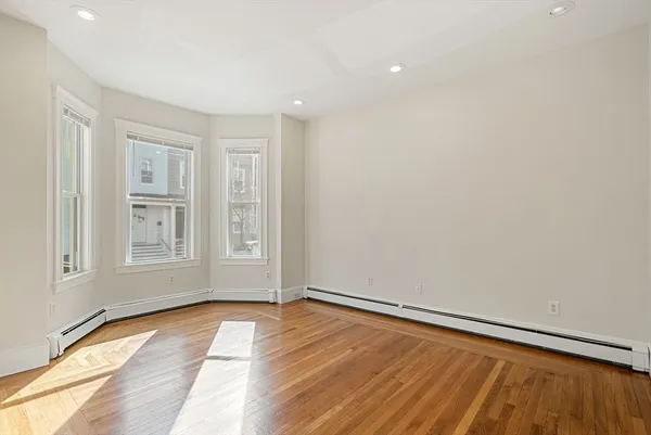 $3,700 | 634 East 7th Street, Unit 1, Boston, MA 02127