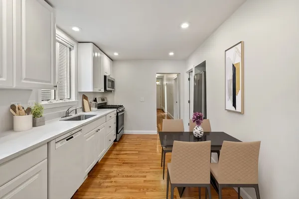 $3,700 | 634 East 7th Street, Unit 1, Boston, MA 02127