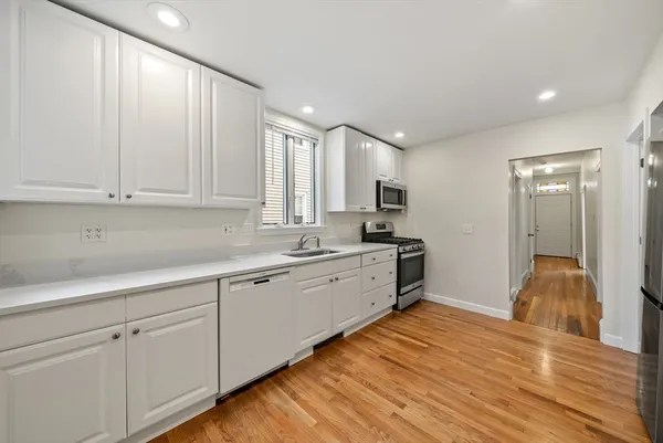 $3,700 | 634 East 7th Street, Unit 1, Boston, MA 02127