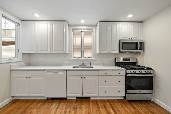 $3,700 | 634 East 7th Street, Unit 1, Boston, MA 02127