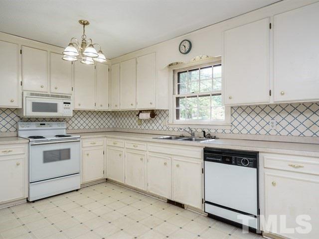 2313 Wheeler Road Raleigh, NC 27612 - Photo 12 of 25