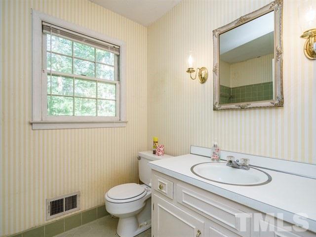 2313 Wheeler Road Raleigh, NC 27612 - Photo 21 of 25