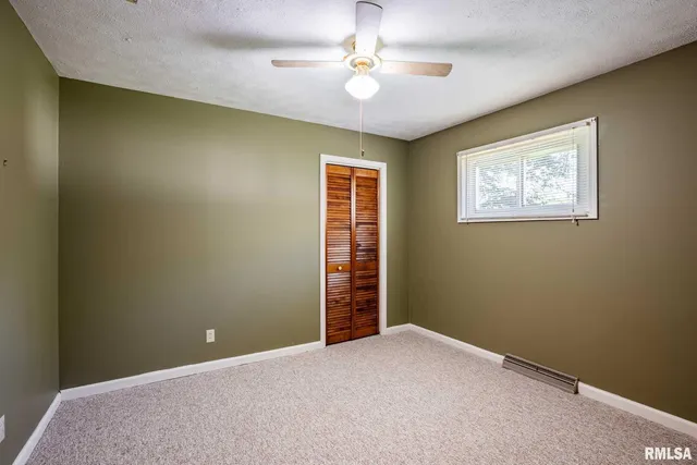 $198,000 | 109 Weisbrook Lane, Carterville, IL 62918