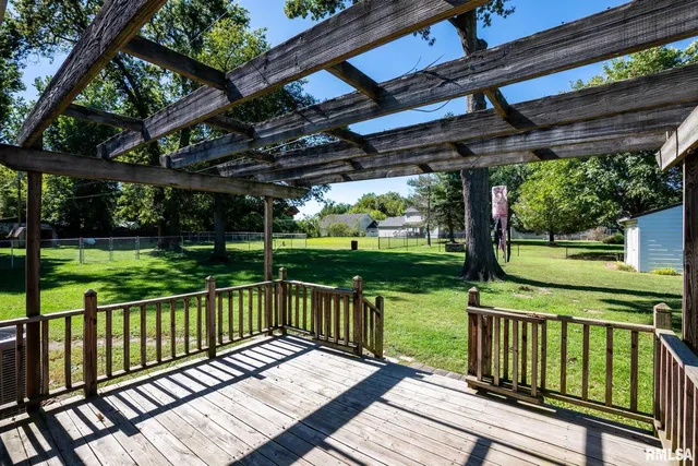 $198,000 | 109 Weisbrook Lane, Carterville, IL 62918