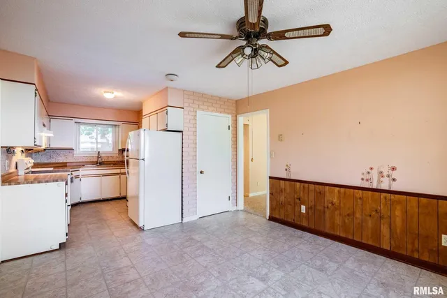 $198,000 | 109 Weisbrook Lane, Carterville, IL 62918