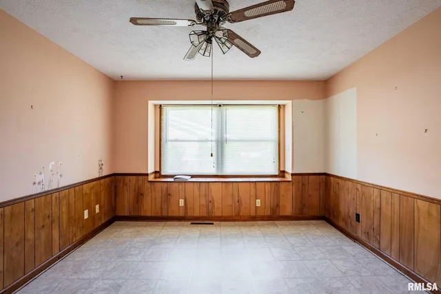 $198,000 | 109 Weisbrook Lane, Carterville, IL 62918