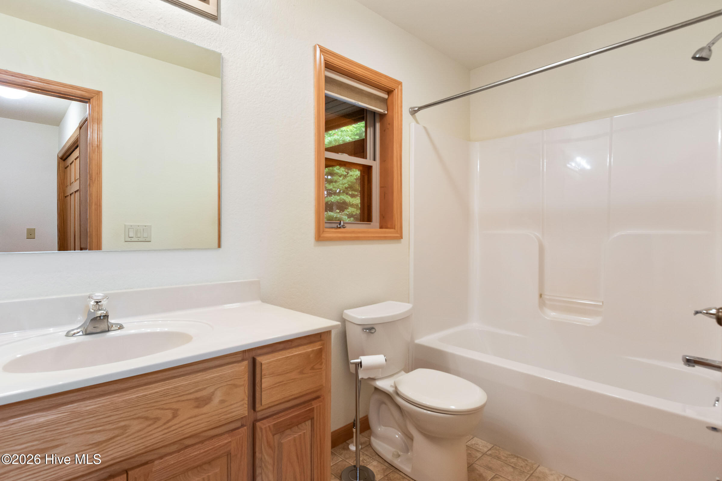 320 Windy Ridge Lane Murphy, NC 28906 - Photo 22 of 57 Main Level Guest Bathroom