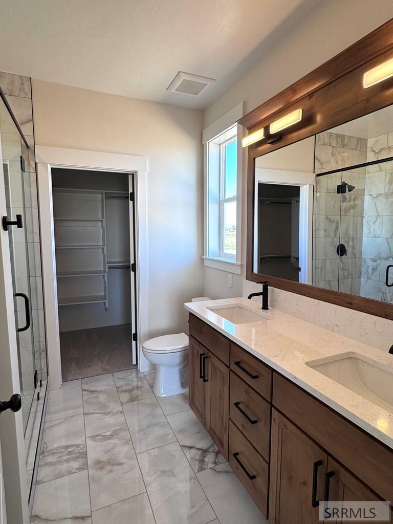 1770 Twilight Road Rexburg, ID 83440 - Photo 28 of 65 Primary bathroom