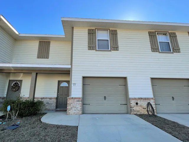 $1,600 | 505 Arbor Lake Drive, Crestview, FL 32536