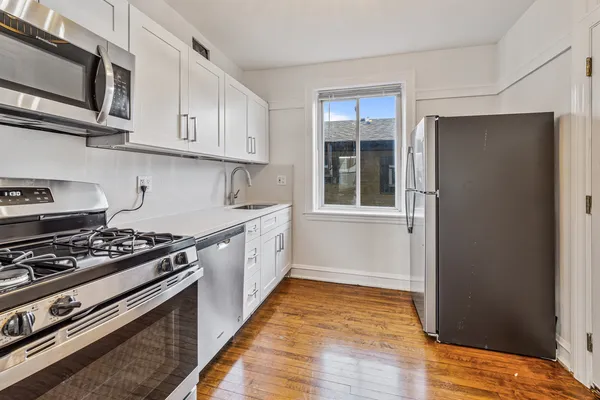 $2,195 | 3501 North Albany Avenue, Unit 2, Chicago, IL 60618