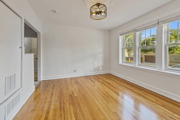 $2,195 | 3501 North Albany Avenue, Unit 2, Chicago, IL 60618