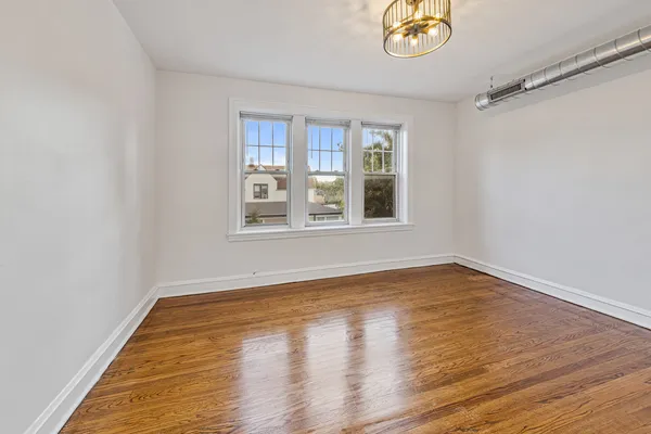 $2,195 | 3501 North Albany Avenue, Unit 2, Chicago, IL 60618