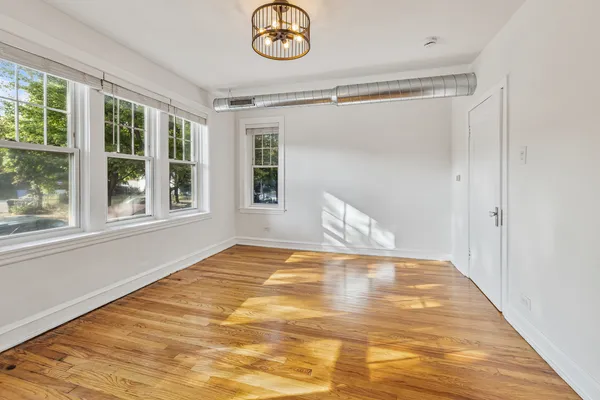 $2,195 | 3501 North Albany Avenue, Unit 2, Chicago, IL 60618