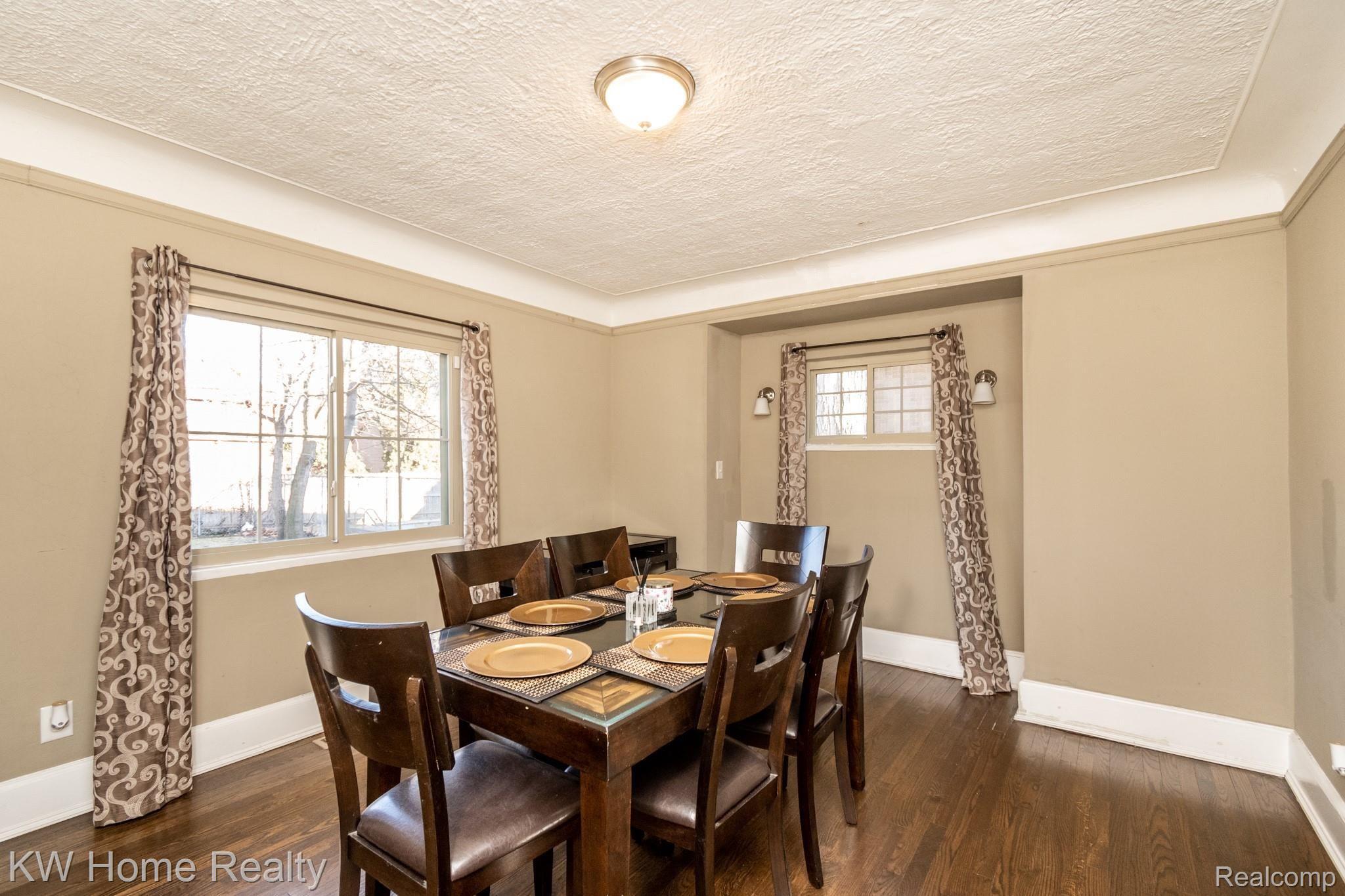 16770 Huntington Road Detroit, MI 48219 - Photo 10 of 30 Dining room