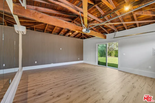 $5,500 | 19153 Bessemer Street, Tarzana, CA 91335