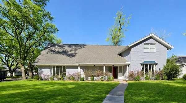 $3,900 | 9738 Braesmont Drive, Houston, TX 77096