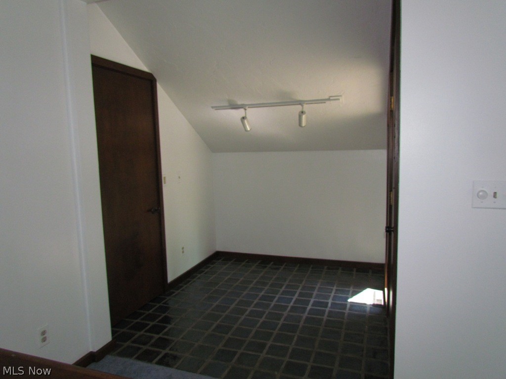 12215 Snow Road Burton, OH 44021 - Photo 11 of 35