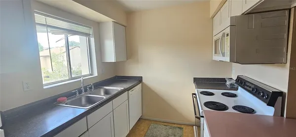 $1,550 | 2621 Pine Lake Terrace, Unit D, Sarasota, FL 34237