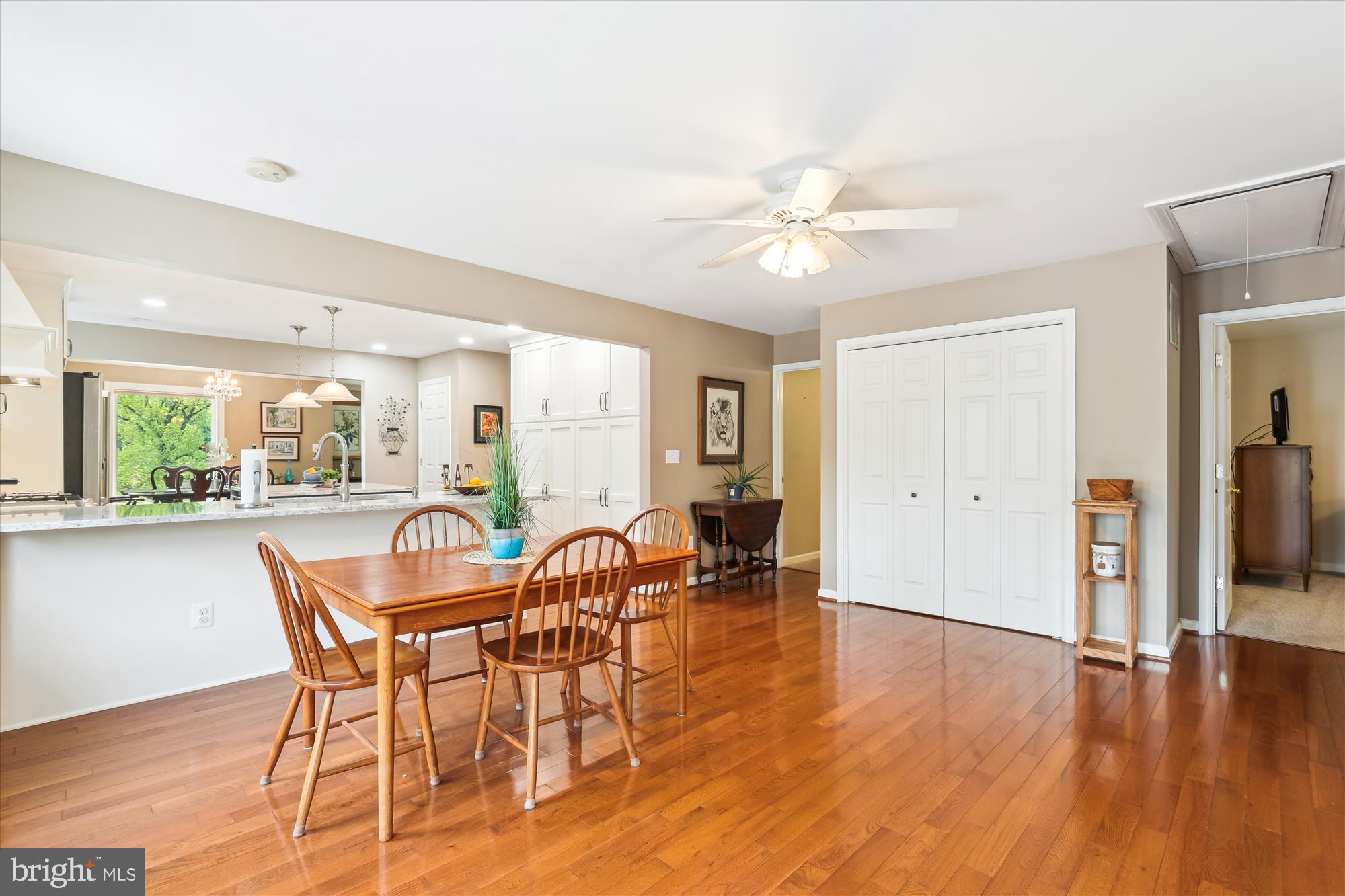 6516 Elmdale Road Alexandria, VA 22312 - Photo 24 of 53 A place to do homework?
