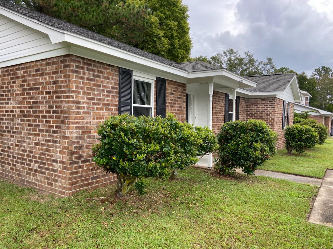 7726 Oldridge Road North Charleston, SC 29418 - Photo 1 of 12 IMG_1844