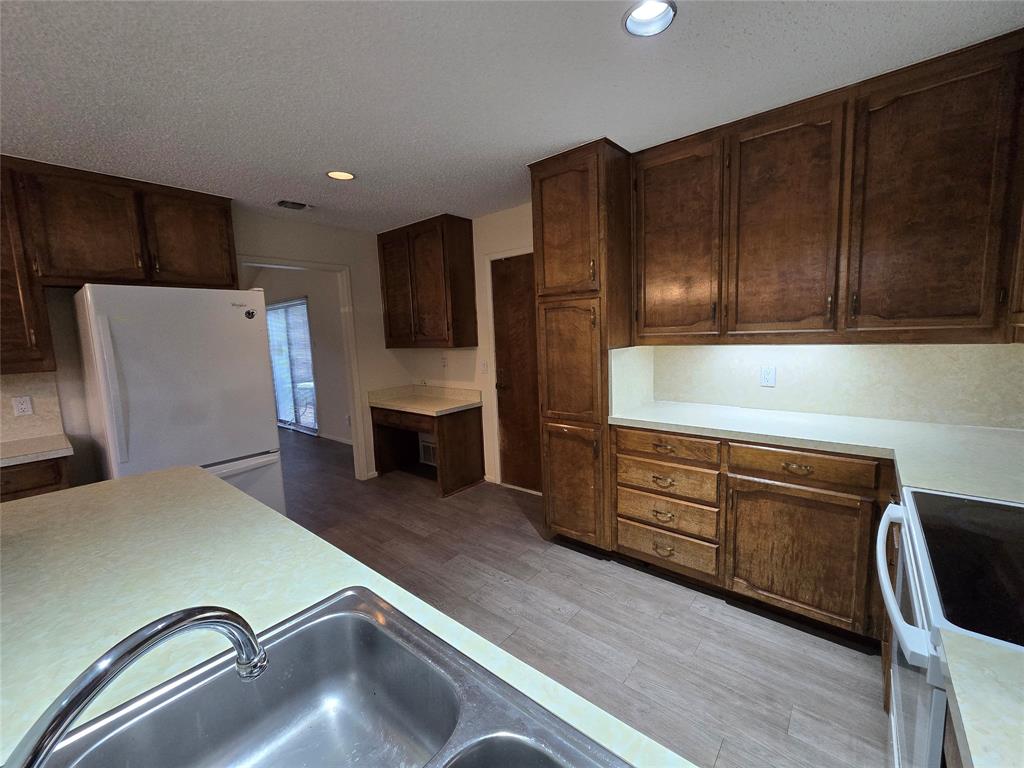 2215 Winter Sunday Way Arlington, TX 76012 - Photo 12 of 29