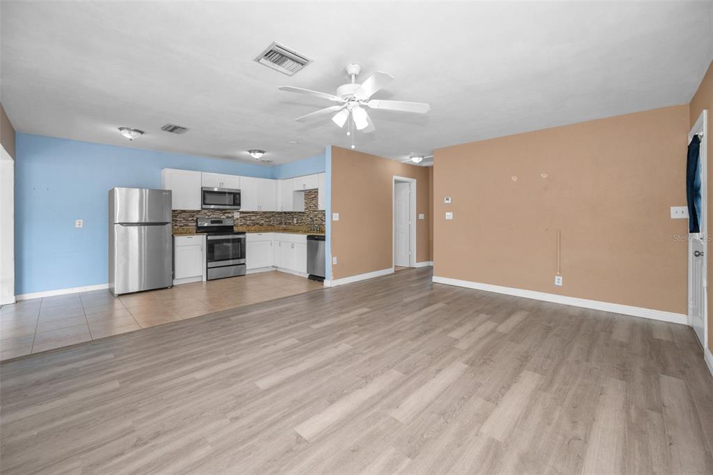 2476 Coronado Way Dunedin, FL 34698 - Photo 9 of 81