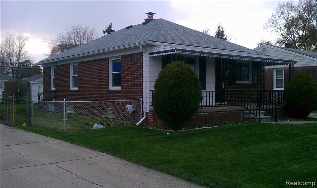 23299 Roxana Avenue Eastpointe, MI 48021 - Photo 3 of 23 IMAG1188.jpg