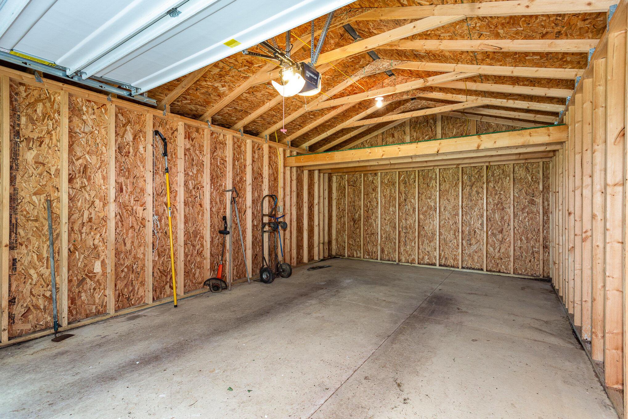 5552 Summit Road Southwest Pataskala, OH 43062 - Photo 24 of 34 Garage