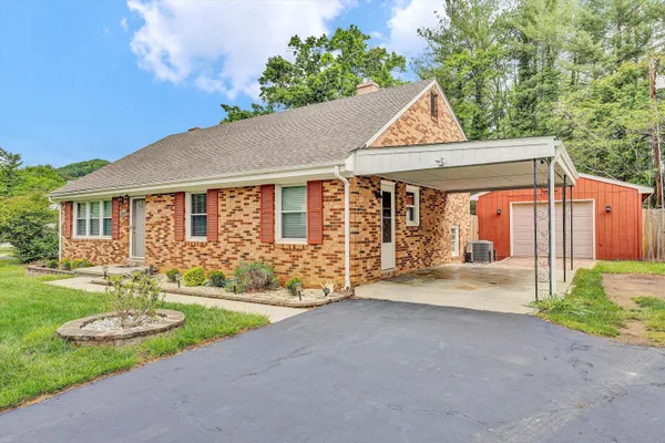 $395,000 | 3166 Galloway Drive, Roanoke, VA 24018