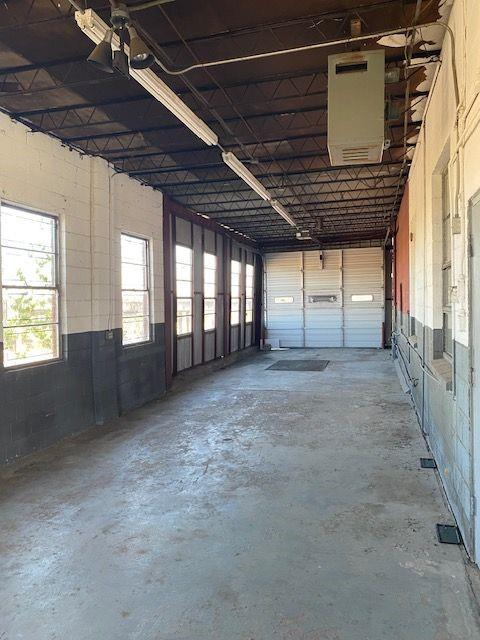 925 Short Spring Street Shreveport, LA 71101 - Photo 7 of 7 a view of an empty room with a window