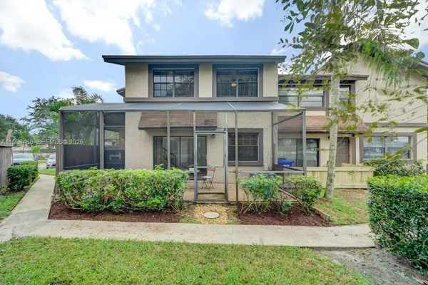 $2,900 | 1960 Bayberry Drive, Unit 1960, Pembroke Pines, FL 33024