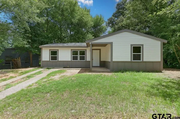 $129,950 | 444 Bowie Street, Lone Star, TX 75668