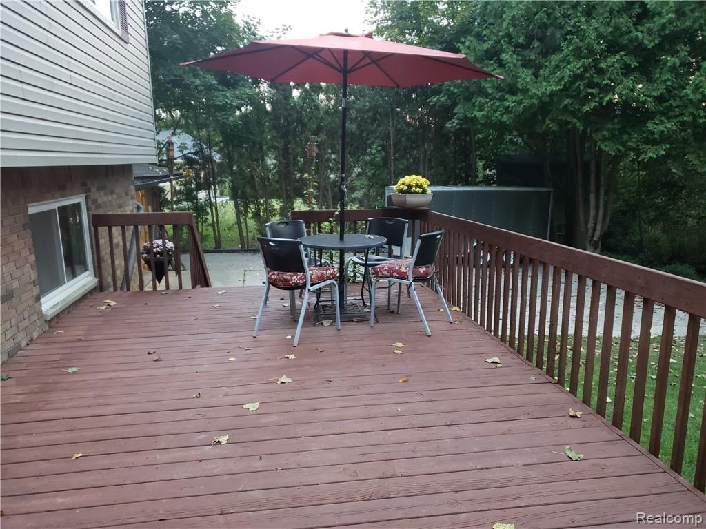 1195 Inca Trail Lake Orion, MI 48362 - Photo 46 of 62 20180906_195354.jpg