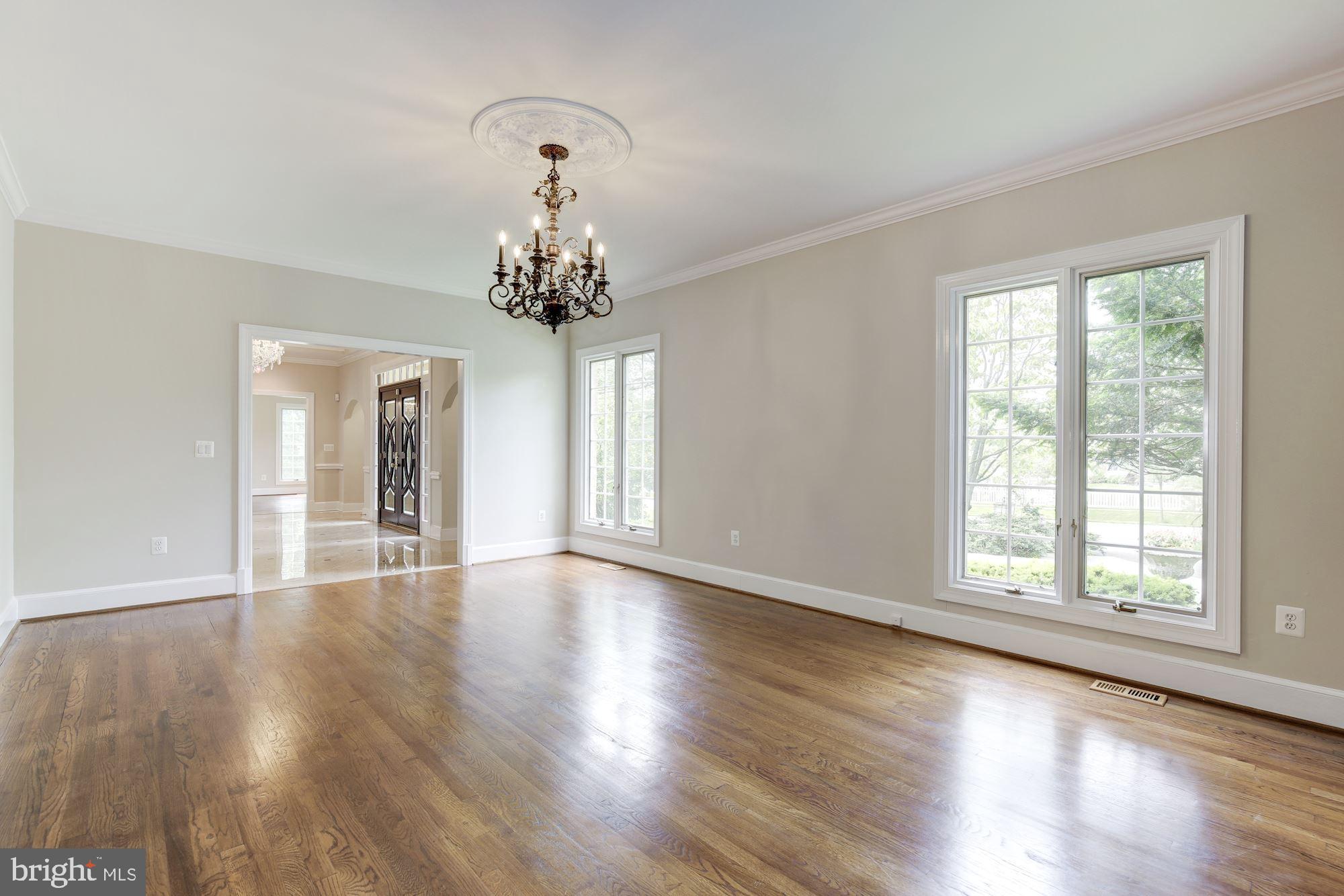 9809 Hall Road Potomac, MD 20854 - Photo 16 of 55 Library