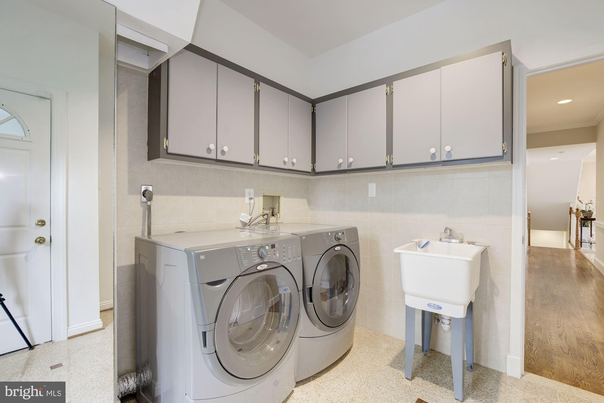 9809 Hall Road Potomac, MD 20854 - Photo 24 of 55 Laundry Room ( Main Level)