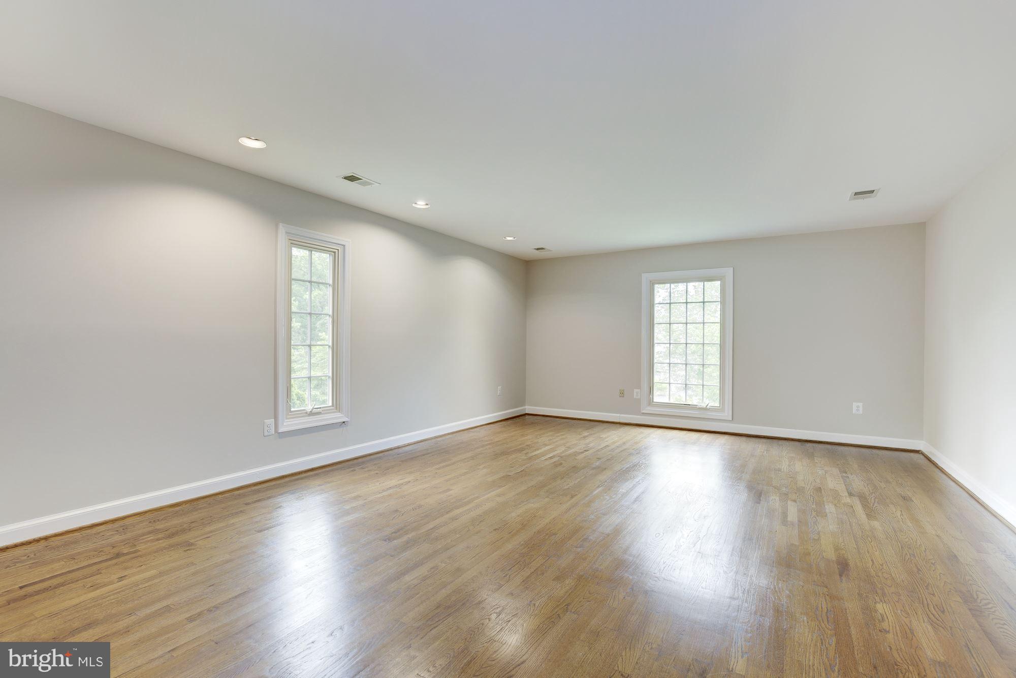 9809 Hall Road Potomac, MD 20854 - Photo 26 of 55 Master Bedroom