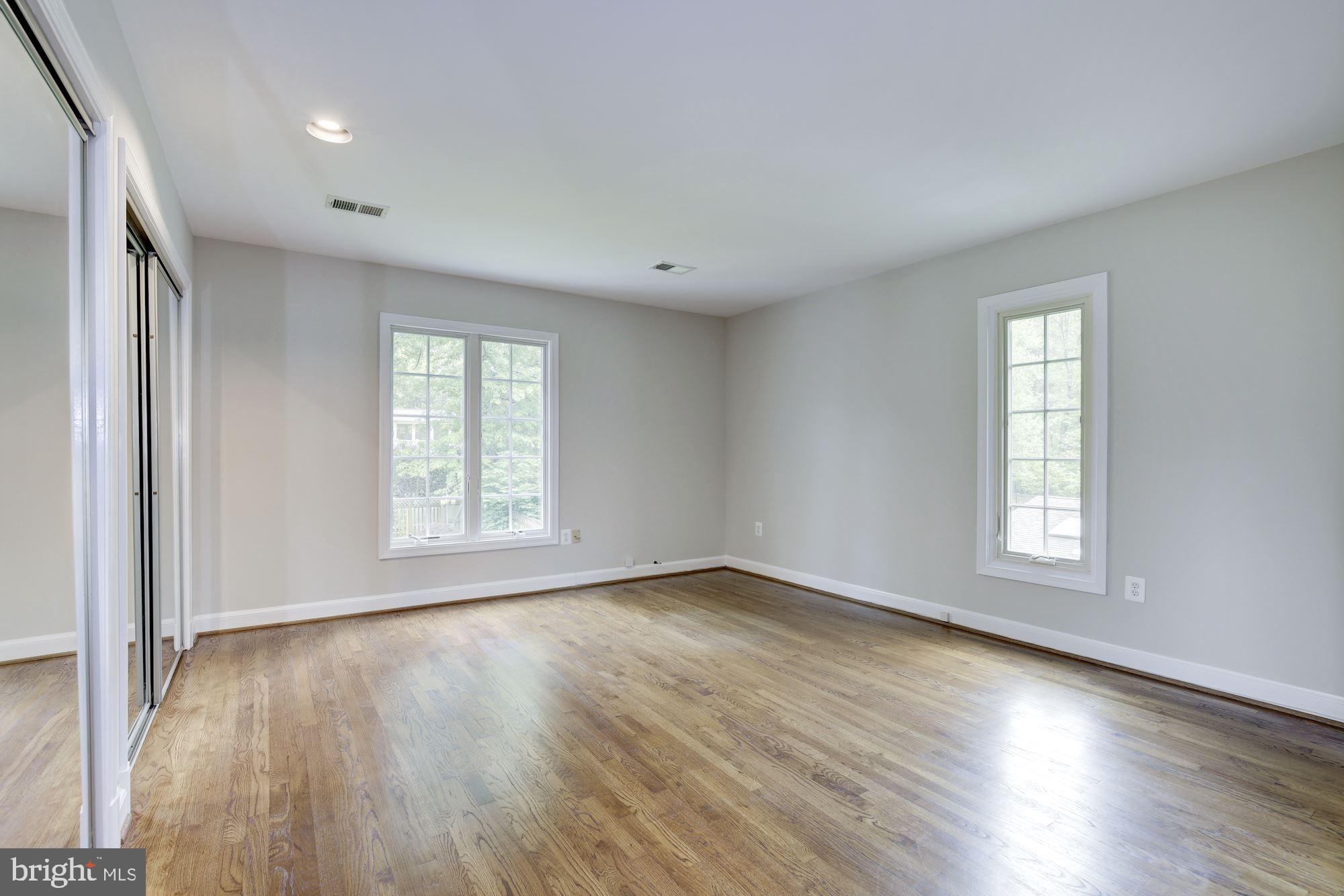 9809 Hall Road Potomac, MD 20854 - Photo 27 of 55 Sitting Room/Master Suite