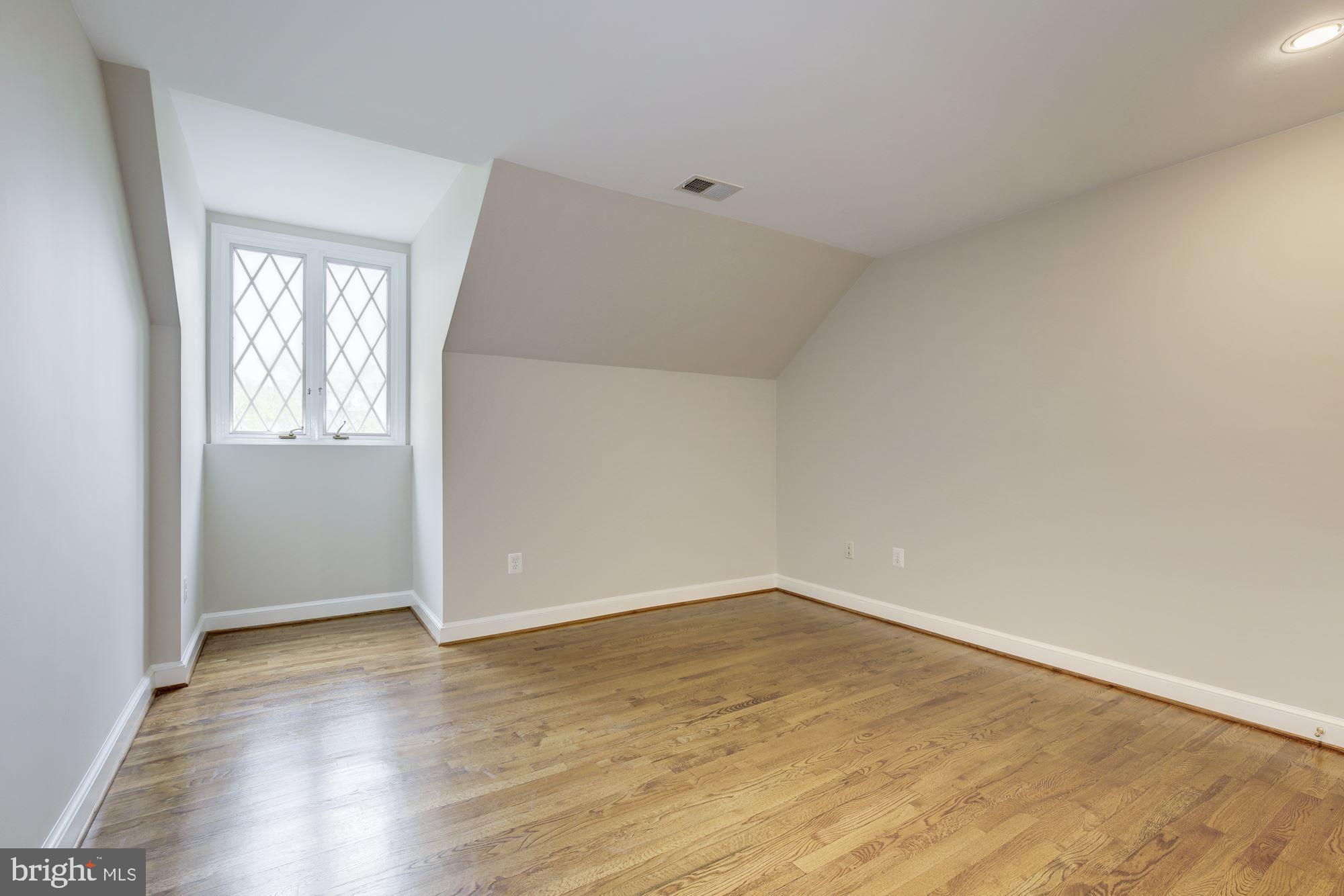 9809 Hall Road Potomac, MD 20854 - Photo 34 of 55 Upper Level Bedroom 4