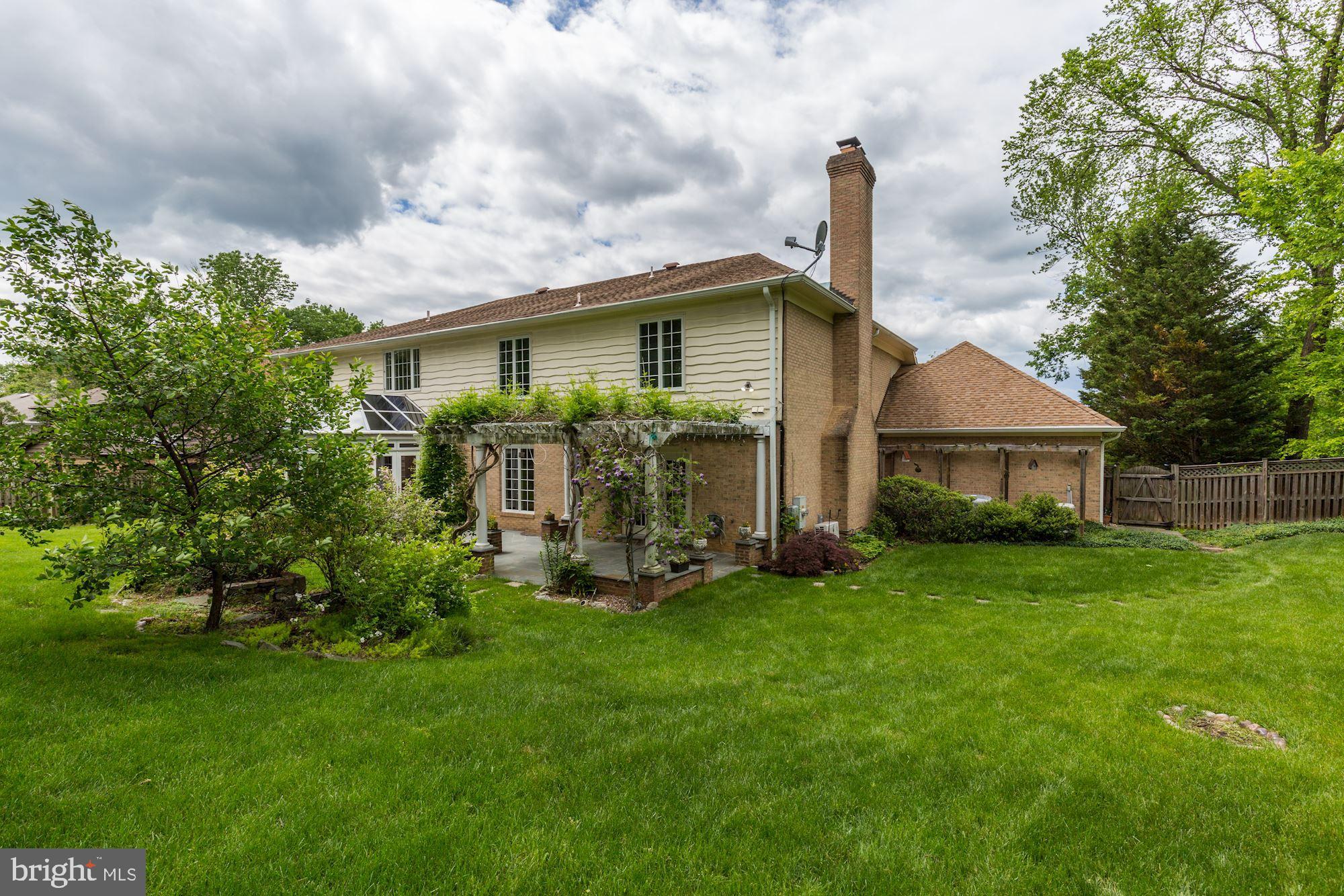 9809 Hall Road Potomac, MD 20854 - Photo 45 of 55 Spring Views of landscaped back yard