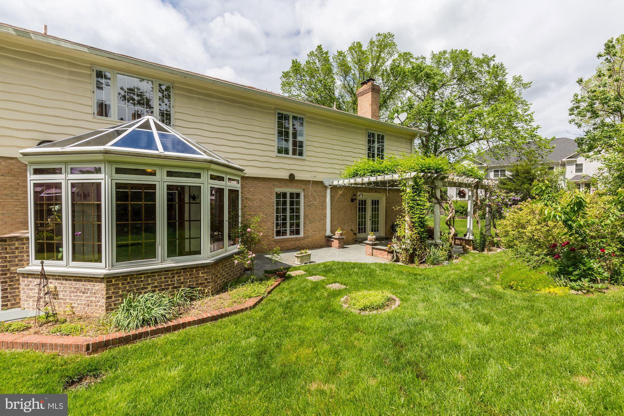 9809 Hall Road Potomac, MD 20854 - Photo 50 of 55 Exterior backyard
