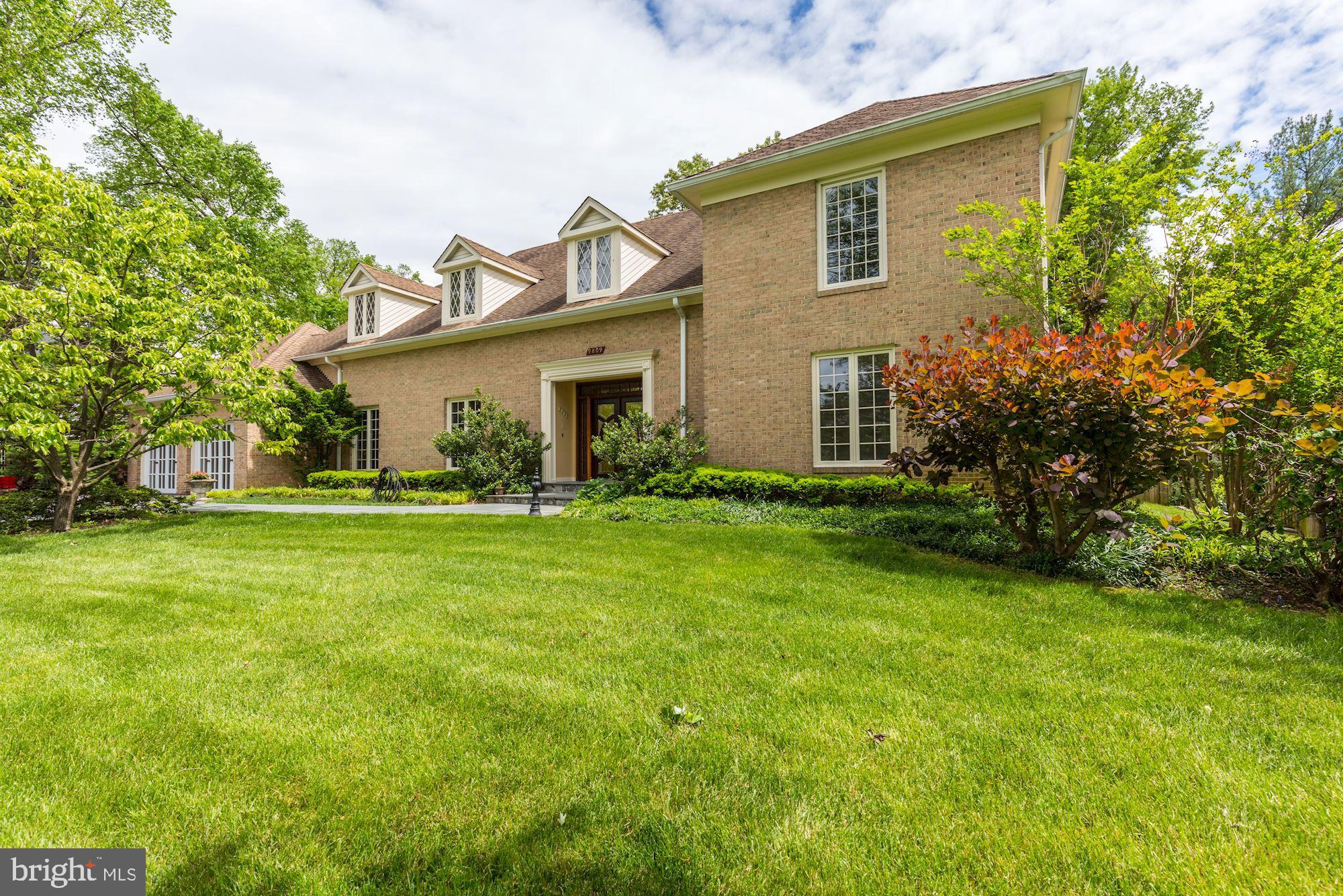 9809 Hall Road Potomac, MD 20854 - Photo 6 of 55 Located on cul-de-sac, close to shops/restaurants