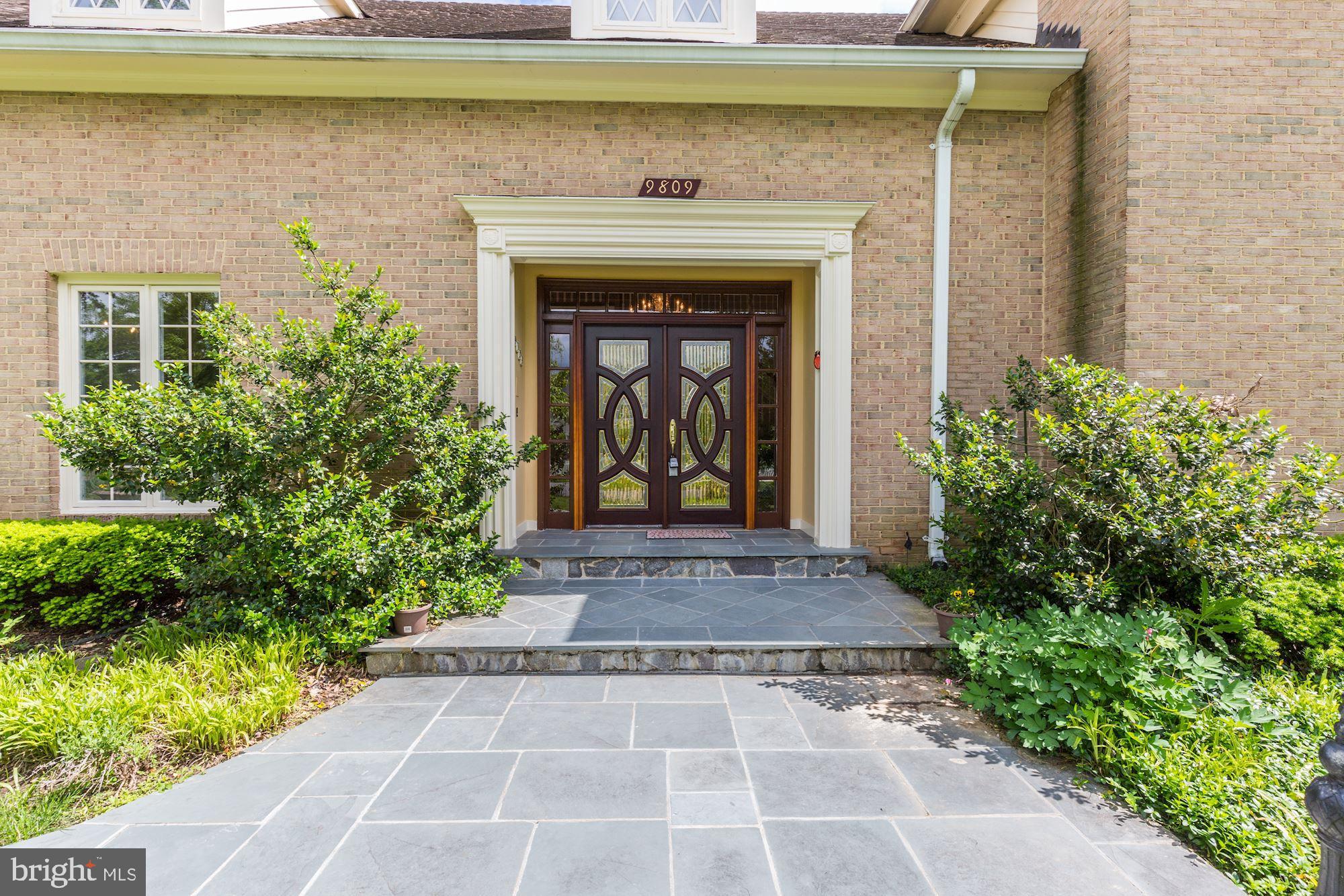 9809 Hall Road Potomac, MD 20854 - Photo 7 of 55 Fabulous entrance