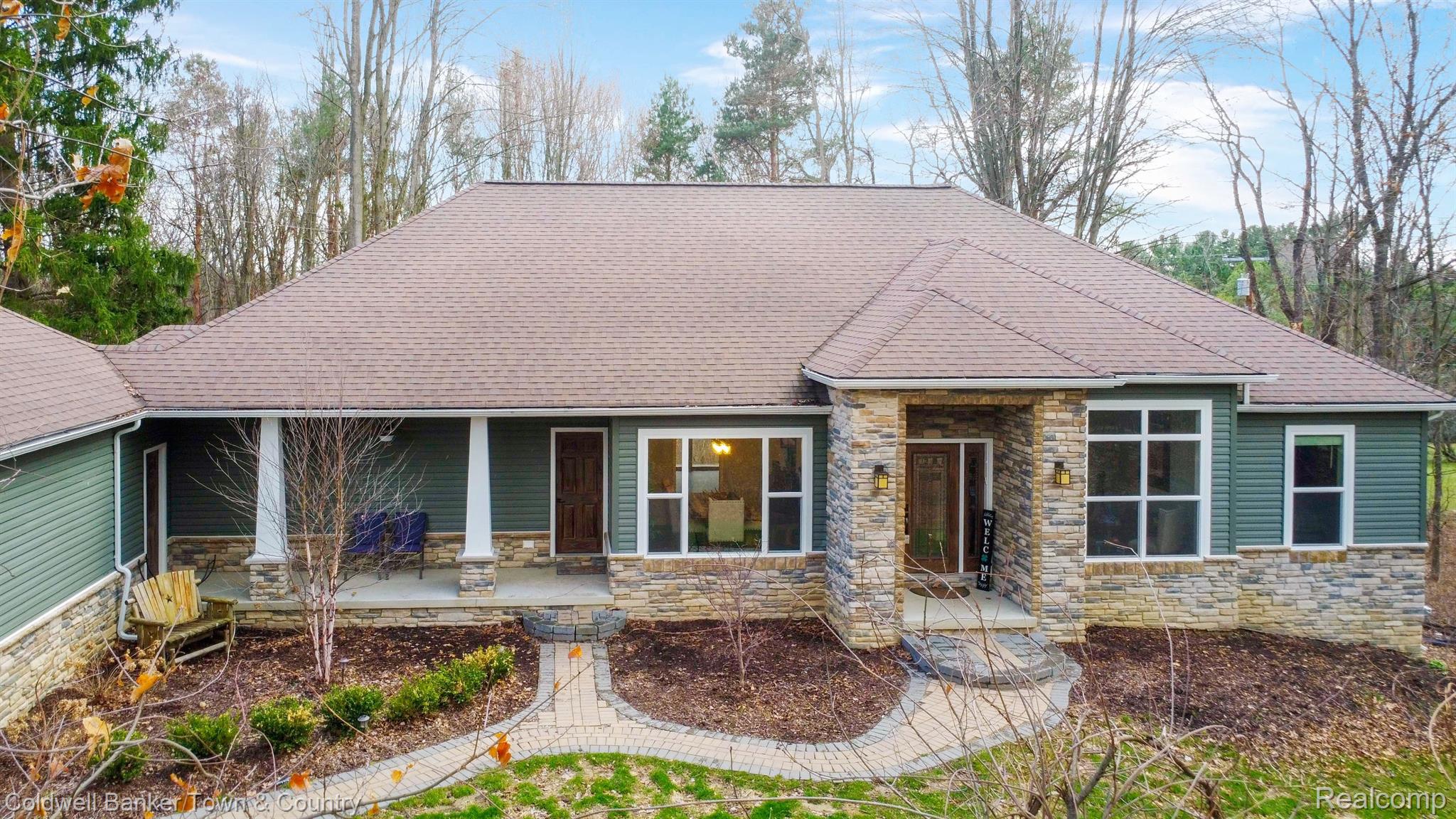 3841 Middle Road Highland, MI 48357 - Photo 2 of 40 Gallery Image 2