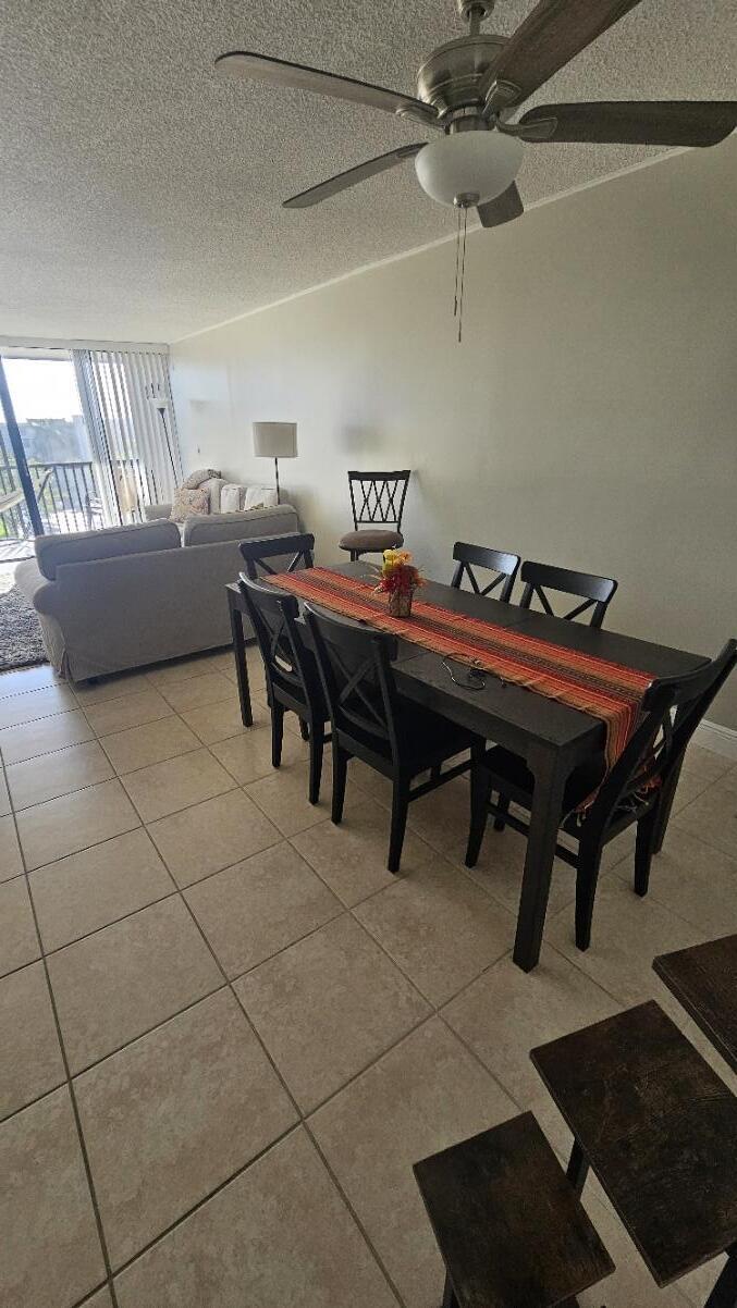 4 Royal Palm Way, Unit 6050 Boca Raton, FL 33432 - Photo 11 of 35 a room with furniture