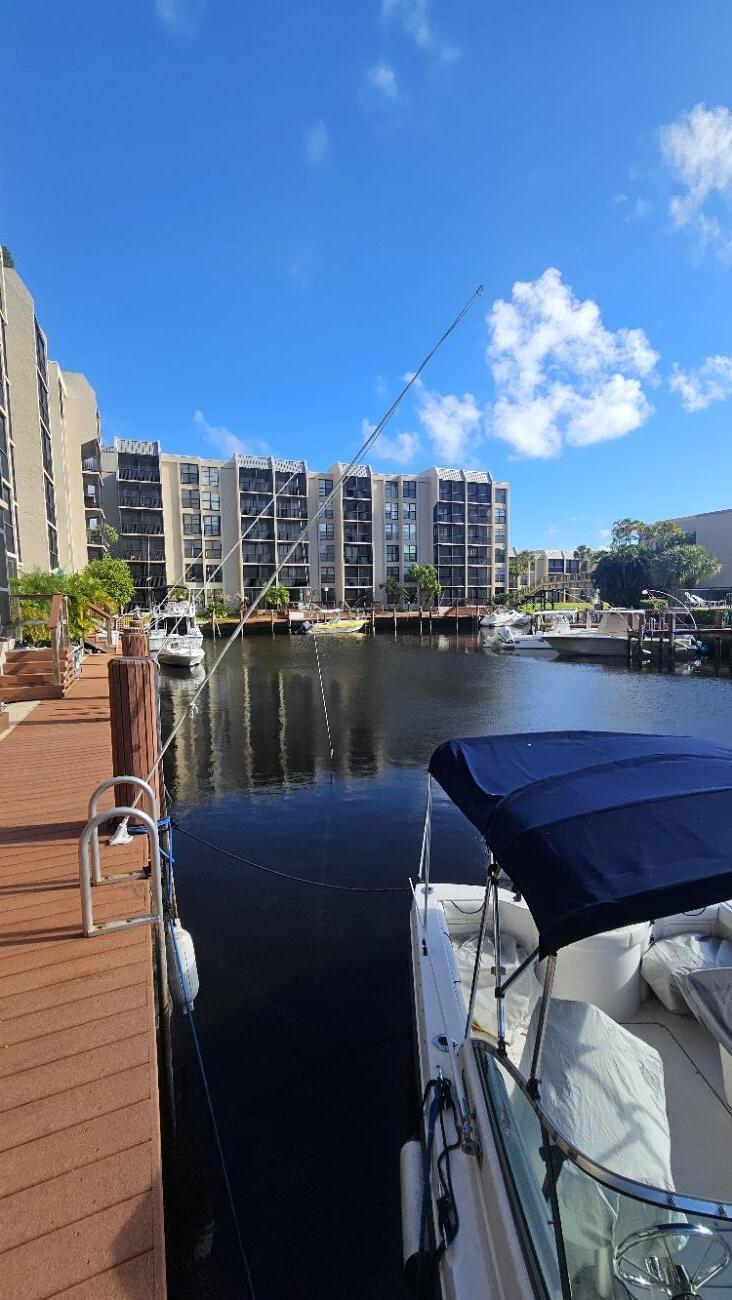 4 Royal Palm Way, Unit 6050 Boca Raton, FL 33432 - Photo 4 of 35 a view of a chairs and table in patio