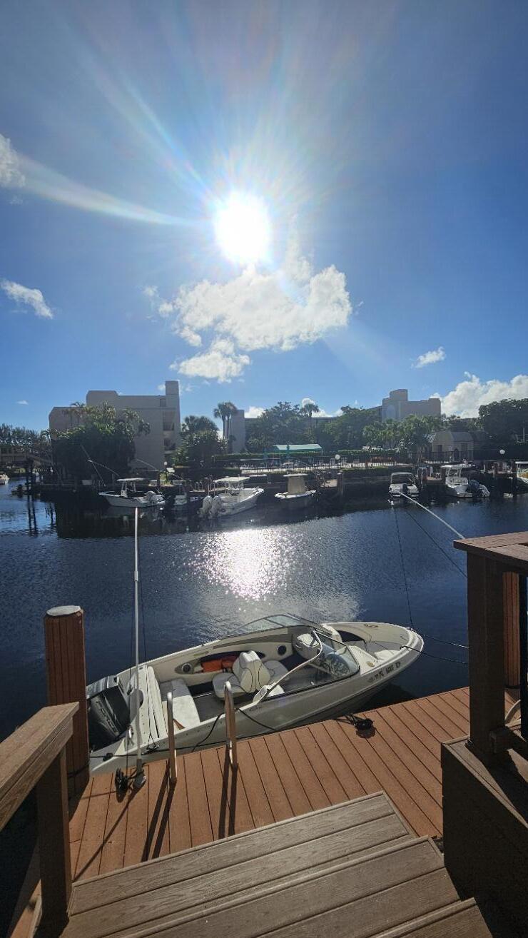 4 Royal Palm Way, Unit 6050 Boca Raton, FL 33432 - Photo 7 of 35 a view of a lake with couches and city view